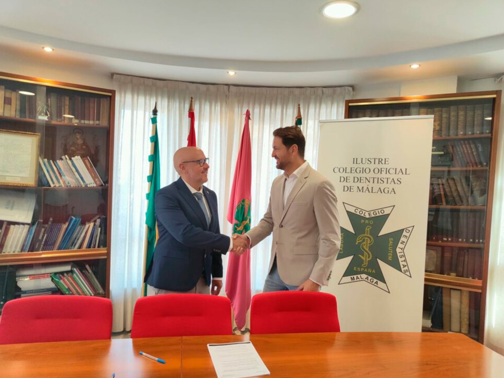 El Dr. Daniel Navas, presidente del Colegio Oficial de Dentistas de Málaga ha firmado un acuerdo con iPrevención