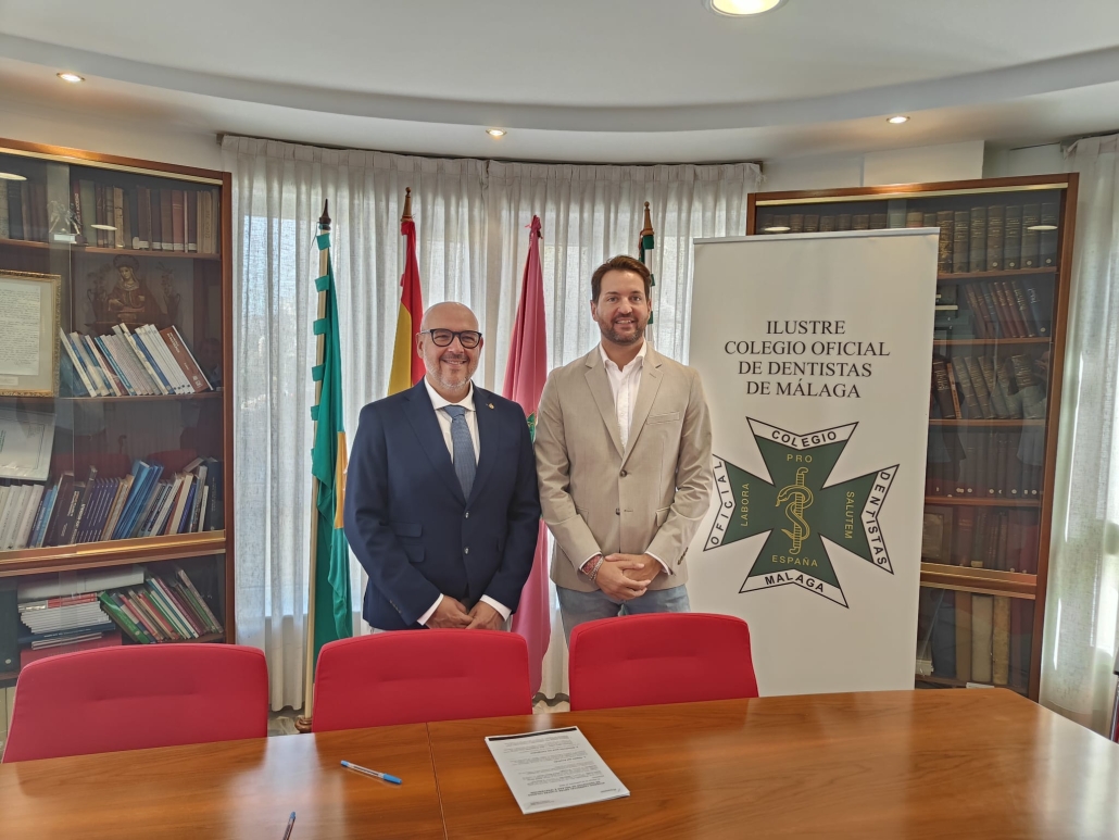 El Dr. Daniel Navas, presidente del Colegio Oficial de Dentistas de Málaga ha firmado un acuerdo con iPrevención